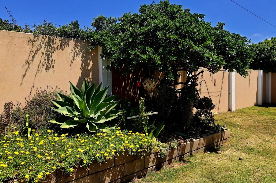 3 Bedroom Property for Sale in Fraaiuitsig Western Cape